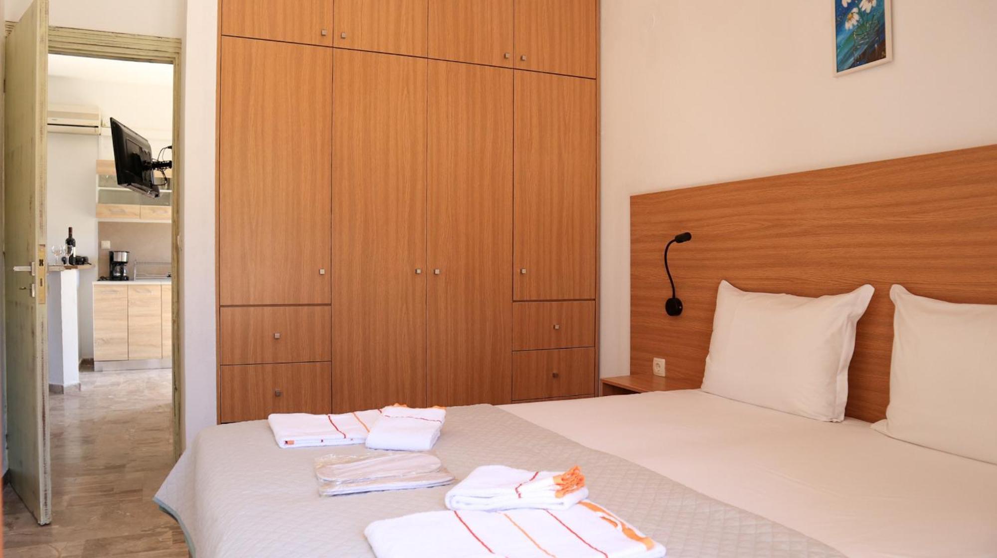 Zeus Appartement Istron Buitenkant foto