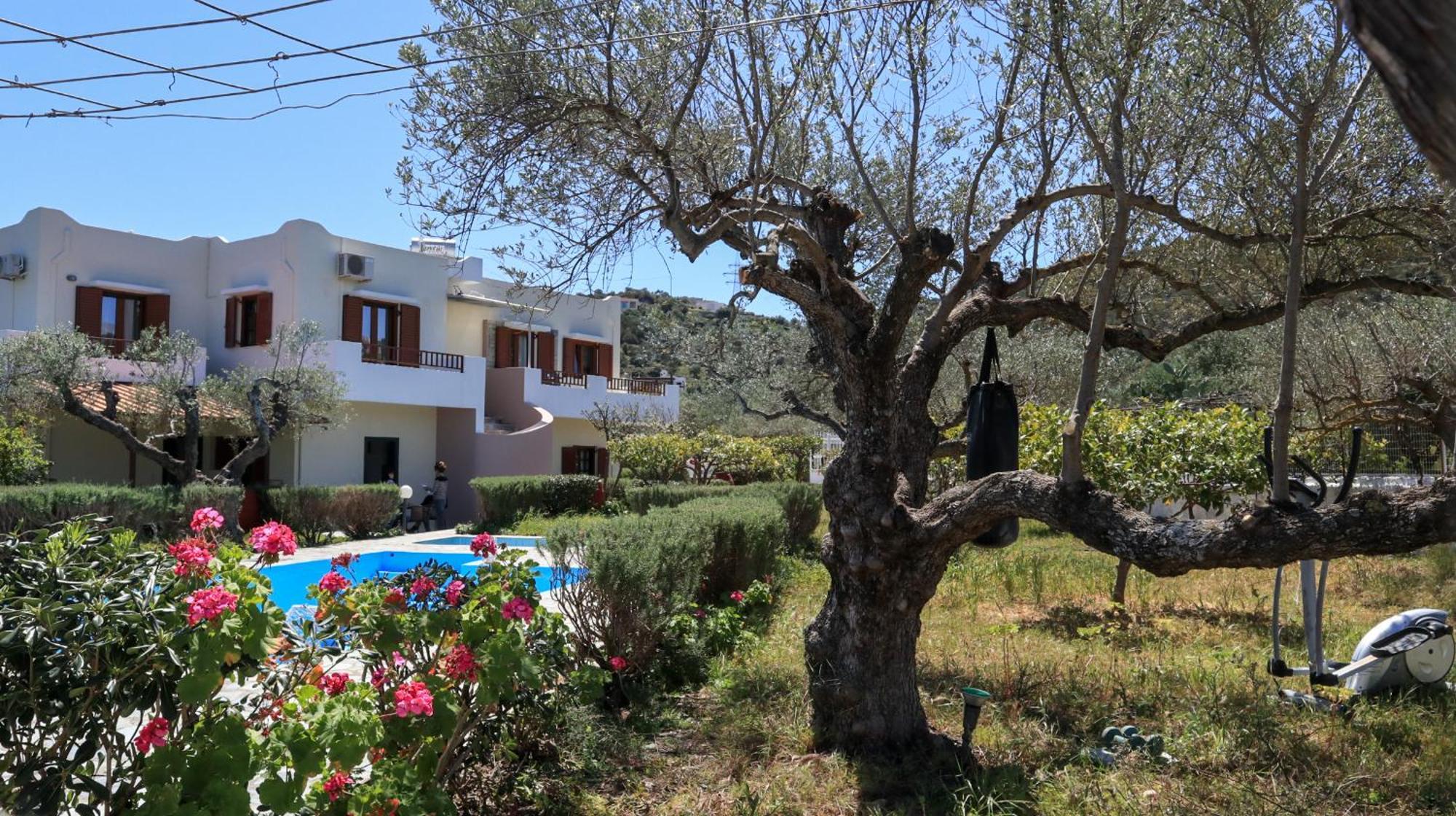 Zeus Appartement Istron Buitenkant foto