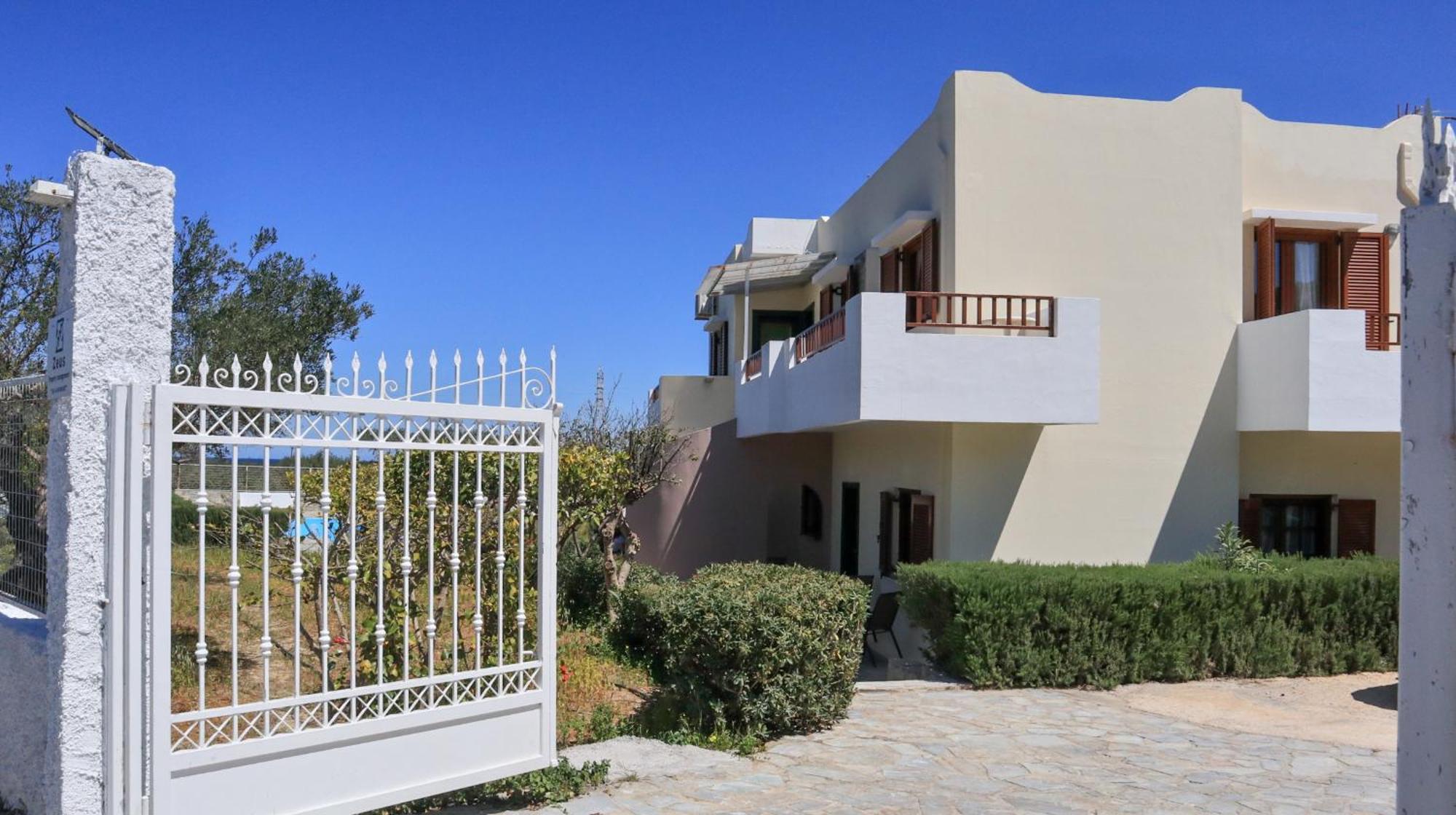 Zeus Appartement Istron Buitenkant foto